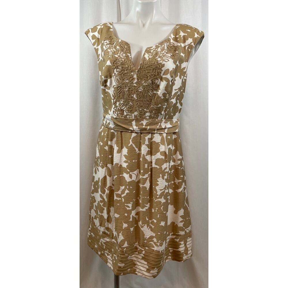 Adrianna Papell Dress Floral Pockets Embroidered
